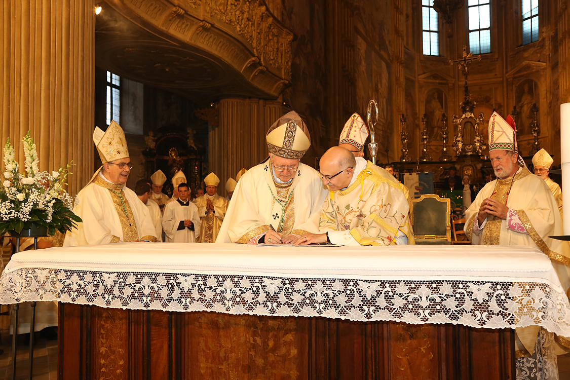 Monsignor Marco Prastaro Vescovo di Asti_444.jpg